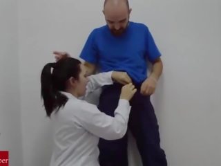 Un giovane infermiera succhia il hospitalâ´s tuttofare peter e recorded it.raf070